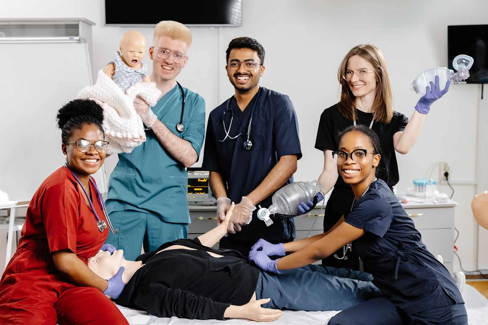 Front Page -Rocktape Shop medical students practicing cpr on a mannequin 2024 06 13 16 57 01 utc